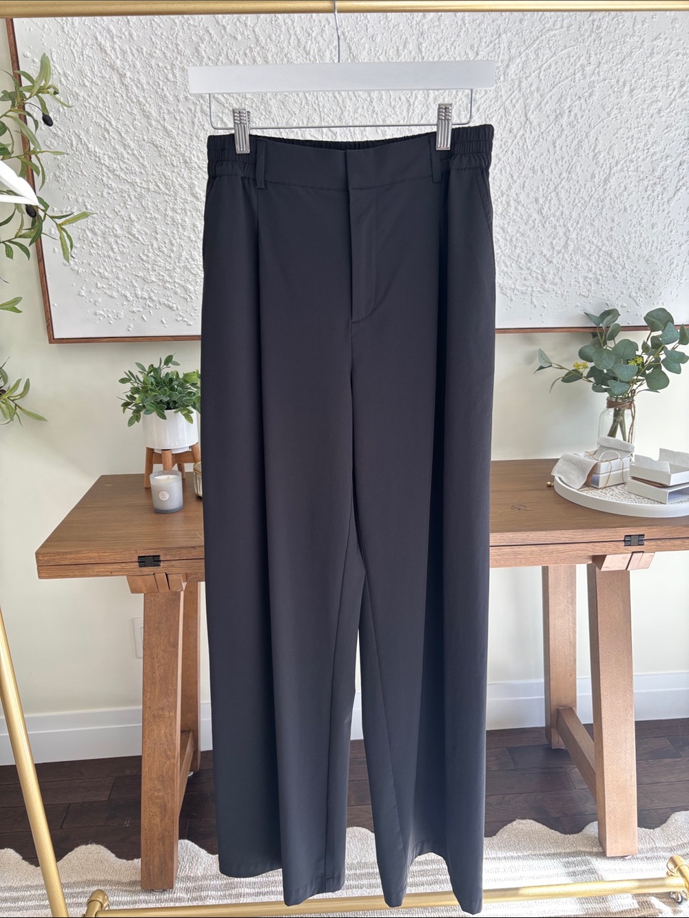 ALO Yoga Women’s  Black Straight-Leg Dress Pants